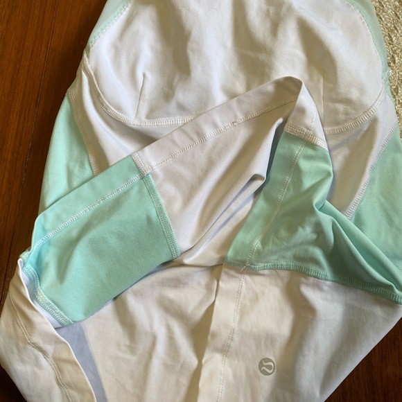 Lululemon active top - Picture 6 of 9